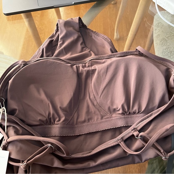 NWT Vuori Dune One Piece in Chocolate - Large - Picture 8 of 8